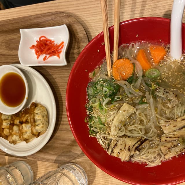 Foto del piatto “Veggie-Tonkotsu ramen”