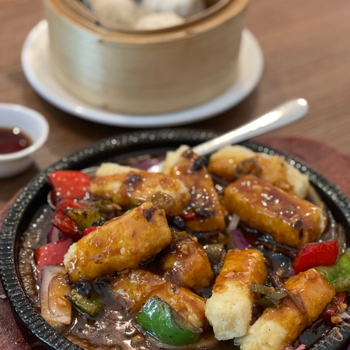 photo of Tofu Vegan Sizzling Deep-fried Tofu in a Fish Fragrant Sauce shared by @paulagonzalez on  02 May 2022 - review