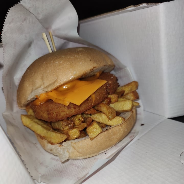 review photo of Aus Spendimeno Panino con cotoletta, cheddar e patatine shared by @manuelocchetti on 28 Apr 2022 - review
