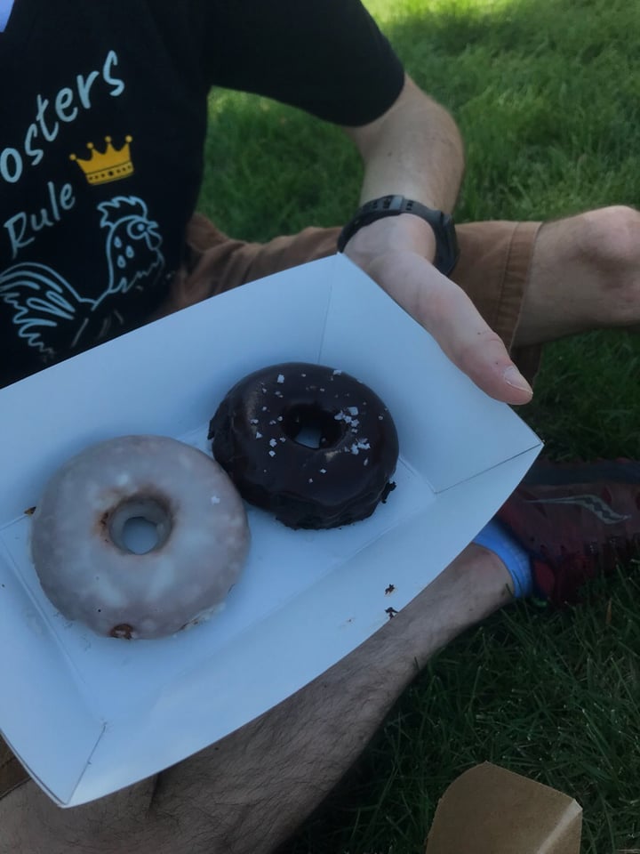 photo of Totally Baked Donuts Lemon poppyseed donut shared by @birdlawyer on  20 Sep 2018 - review