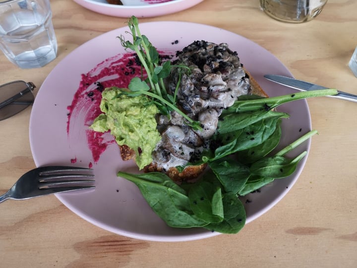 review photo of The Nourished Eatery Creamed Mushroom On Sourdough Bread shared by @elisheva on 28 Jan 2020 - review