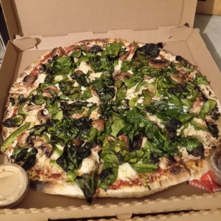 photo of Ixteriolo's Pizza Vegana shared by @bettyveg on  15 Apr 2022 - review