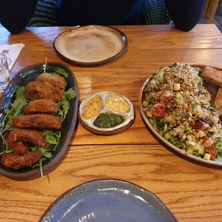 photo of Café Gan Sipur Vegan Salad And Crumbed Mushrooms shared by @veganfuture on  13 May 2020 - review