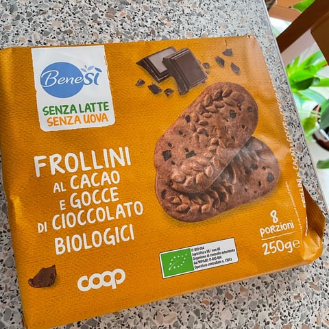Frollini biologici al cacao e gocce di cioccolato