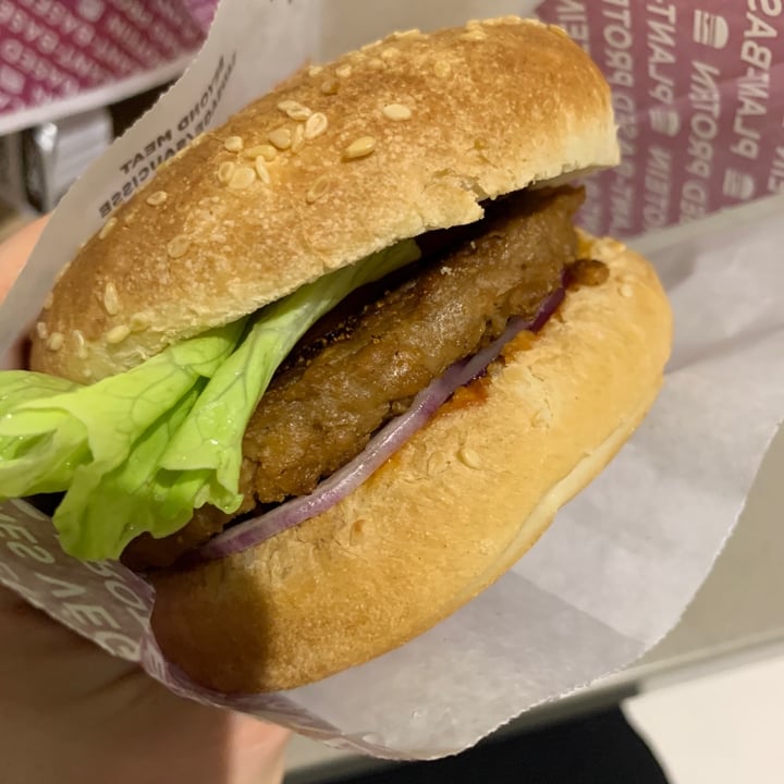 photo of A&W Canada Beyond Meat Burger shared by @lullaby on  15 Dec 2019 - review