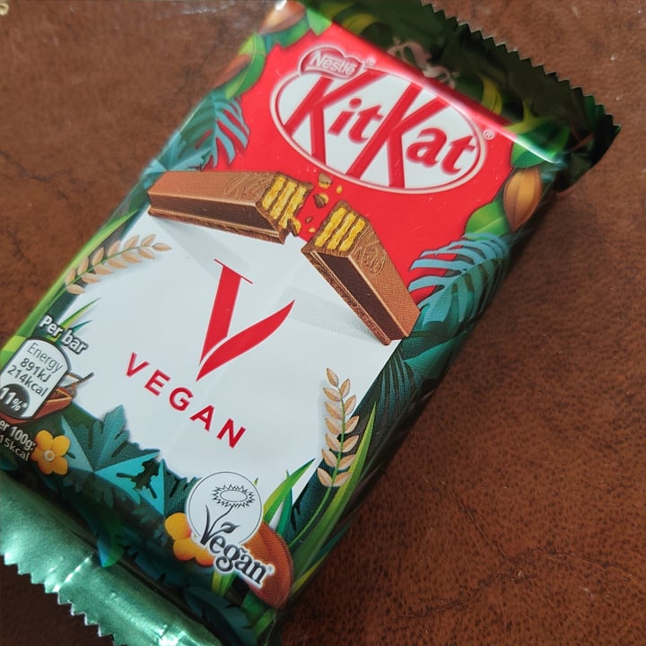 photo of Nestlé Kitkat Vegan shared by @veggierob on  27 Jun 2021 - review