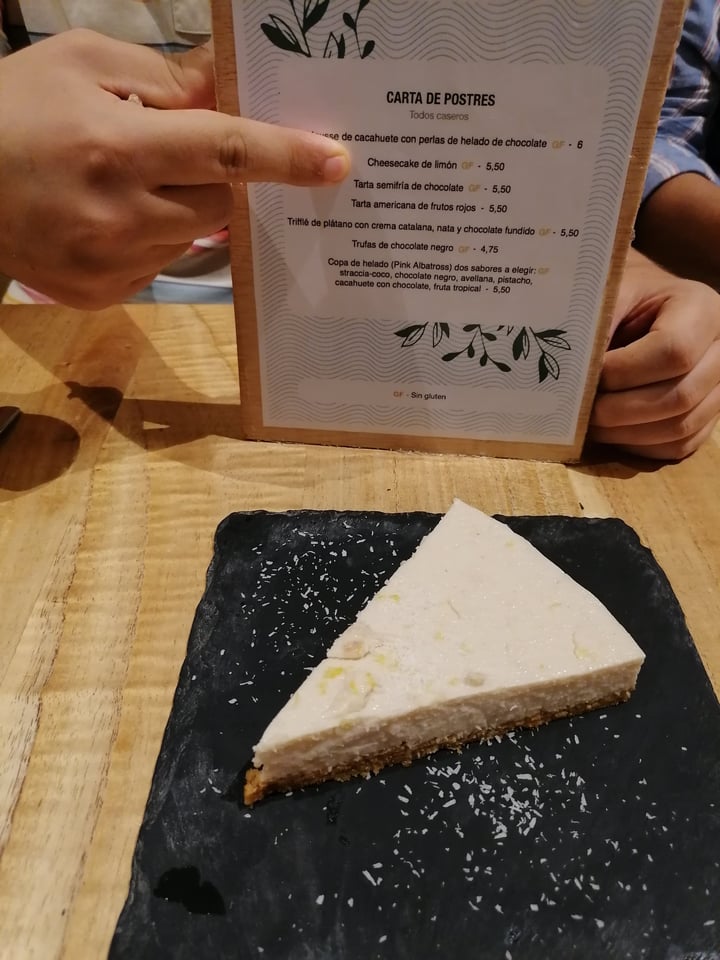 photo of Restaurante Alive Cheesecake de limón shared by @neusbcn on  16 Oct 2022 - review