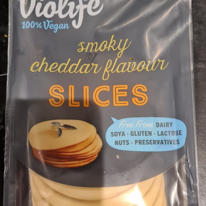 photo of Violife Smoky Cheddar Flavour Slices shared by @chiarabolovan on  26 Apr 2022 - review