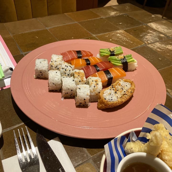 photo of 123V Grand Sushi Set shared by @verypotato on  27 May 2022 - review