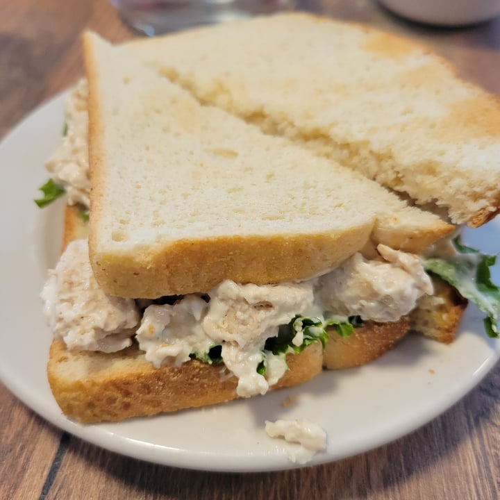 photo of Grandma’s Kitchen Chicken Salad Sandwhich shared by @plantsforme on  19 Jul 2022 - review