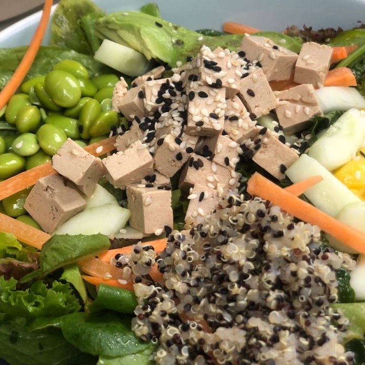 review photo of Simple Fresh Eatery & Coffee Bar Ensalada de Tofu shared by @glorianacalvo on 20 Sep 2021 - review