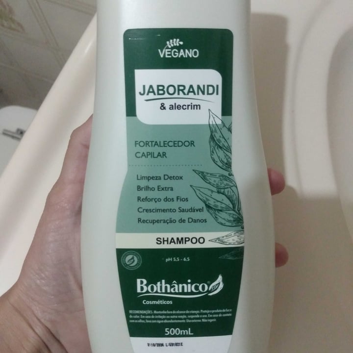 photo of Bothânico Shampoo Fortalecedor Capilar shared by @fepasqualino on  16 Apr 2022 - review