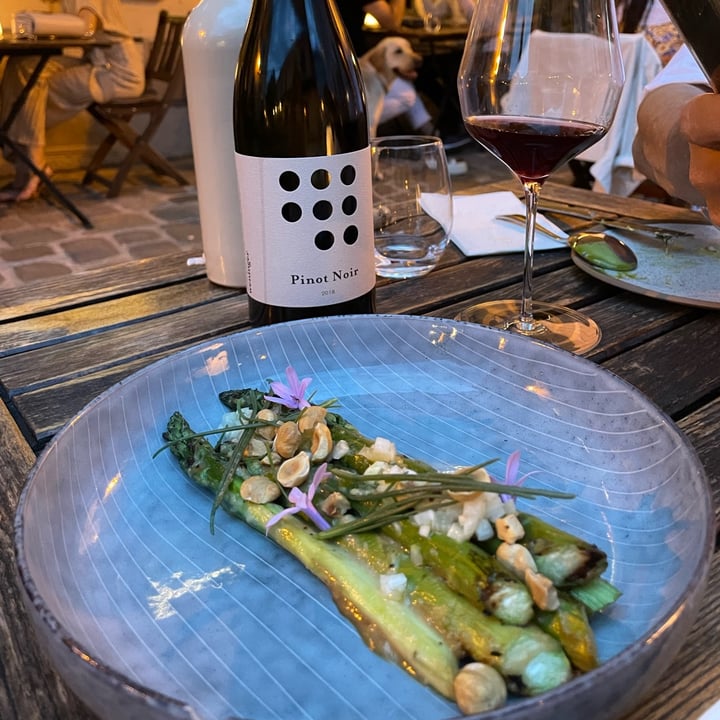 photo of Tian Bistro am Spittelberg Asparagus with hazelnuts & other shared by @alesl on  27 Nov 2021 - review
