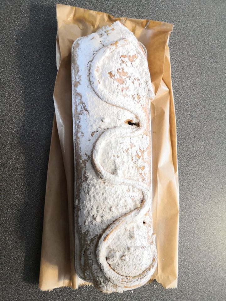 photo of Schwarzbrotgold Bakery Apple Strudel shared by @liezle on  23 Apr 2020 - review