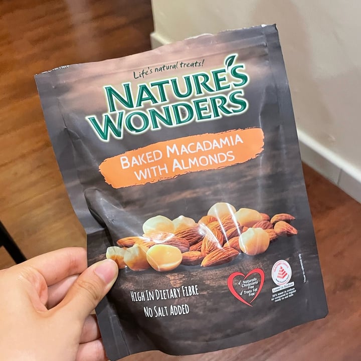 review photo of Nature's Wonders Baked Macadamias with Almonds shared by @cinnamonsticks on 22 Mar 2022 - review