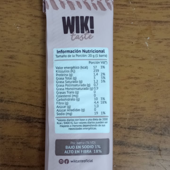 photo of Wik! Barra de quinoa inflada y chocolate shared by @cerezaazul on  05 Jul 2022 - review