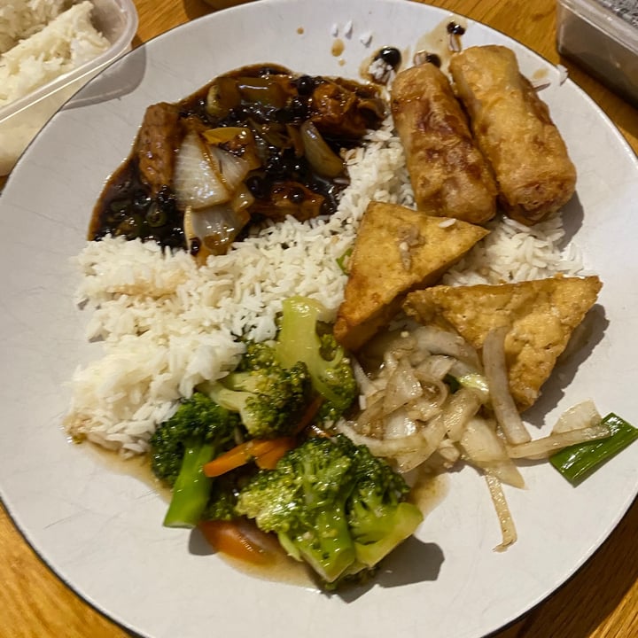 photo of Phoenix Garden IV Vegan options shared by @avocatoreviews on  09 Aug 2020 - review