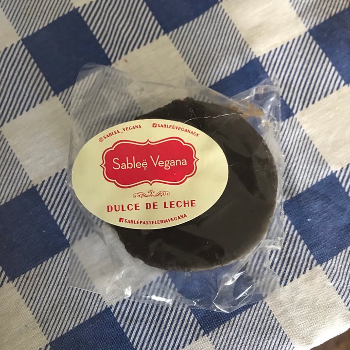 photo of Sablêe Vegana Alfajor de dulce de leche shared by @esteficasotti on  22 Sep 2020 - review