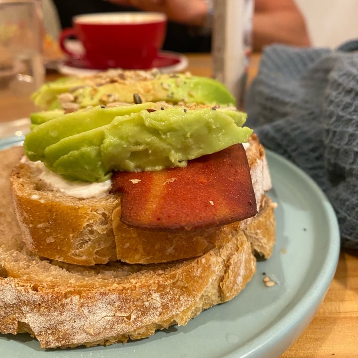 review photo of Chillin' Cafe wendy's sandwich shared by @daianavegana on 07 Sep 2022 - review