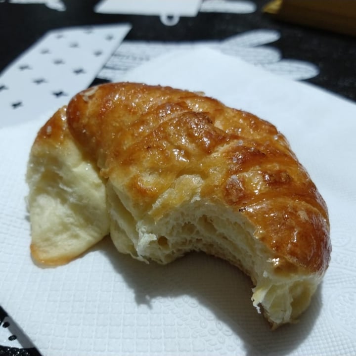 photo of Panaderia Sweet Medialunas dulces shared by @ericaterreros on  28 Nov 2020 - review