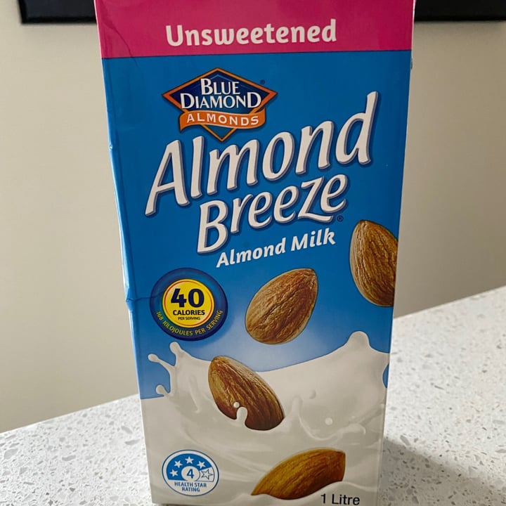 review photo of Blue Diamond Unsweetened Almond Milk shared by @stacyy on 09 Aug 2021 - review