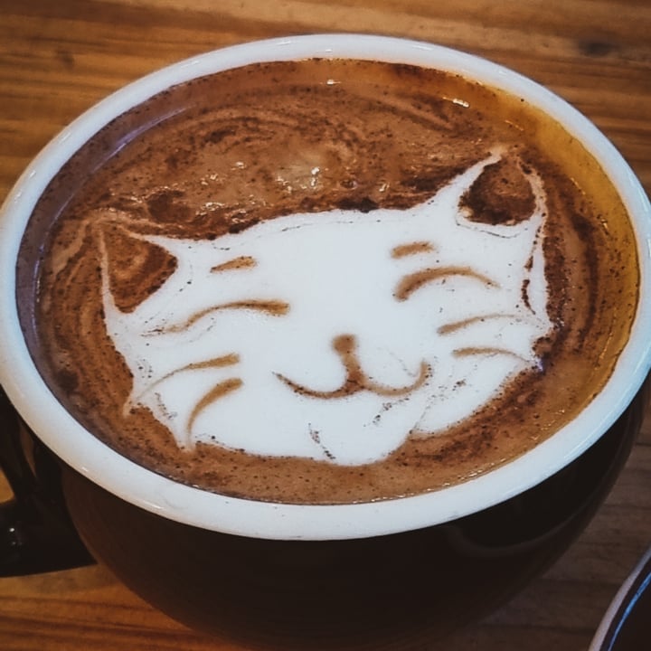 review photo of Angéla - Deli & Coffee Capuccino con cacao y canela XL shared by @abruiridoy on 10 Aug 2022 - review