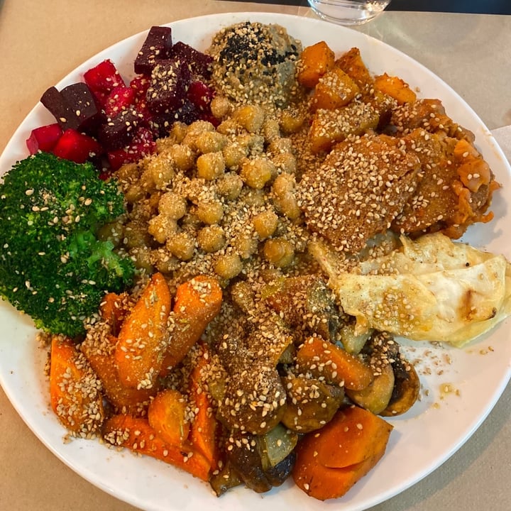 review photo of 2Y Restaurante Macrobiótico Plato Degustación shared by @linabcn on 10 Jan 2020 - review