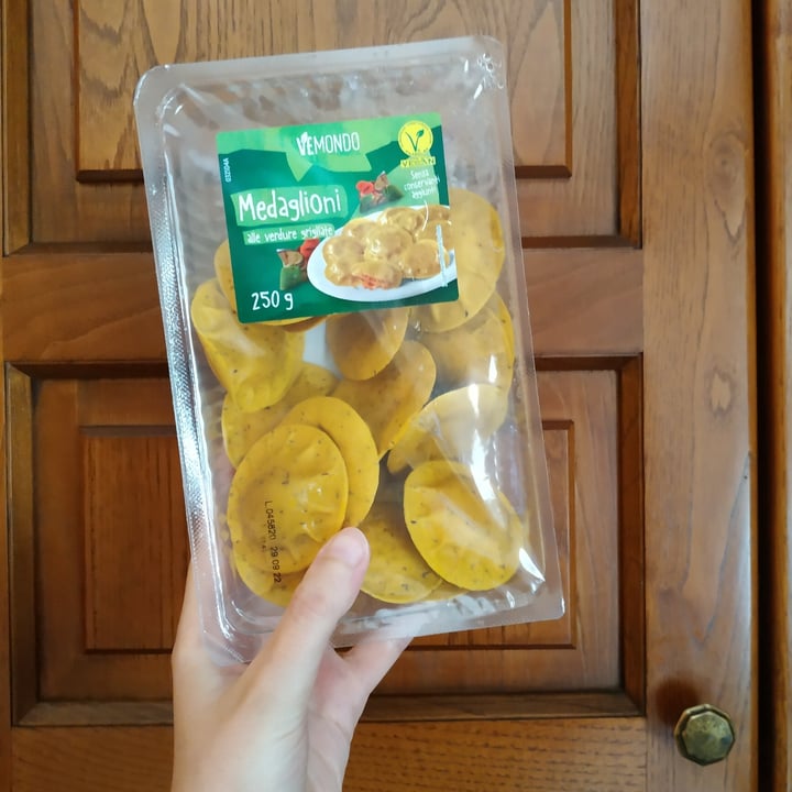 review photo of Vemondo Medaglioni Alle Verdure Grigliate shared by @rcccll on 10 Dec 2022 - review