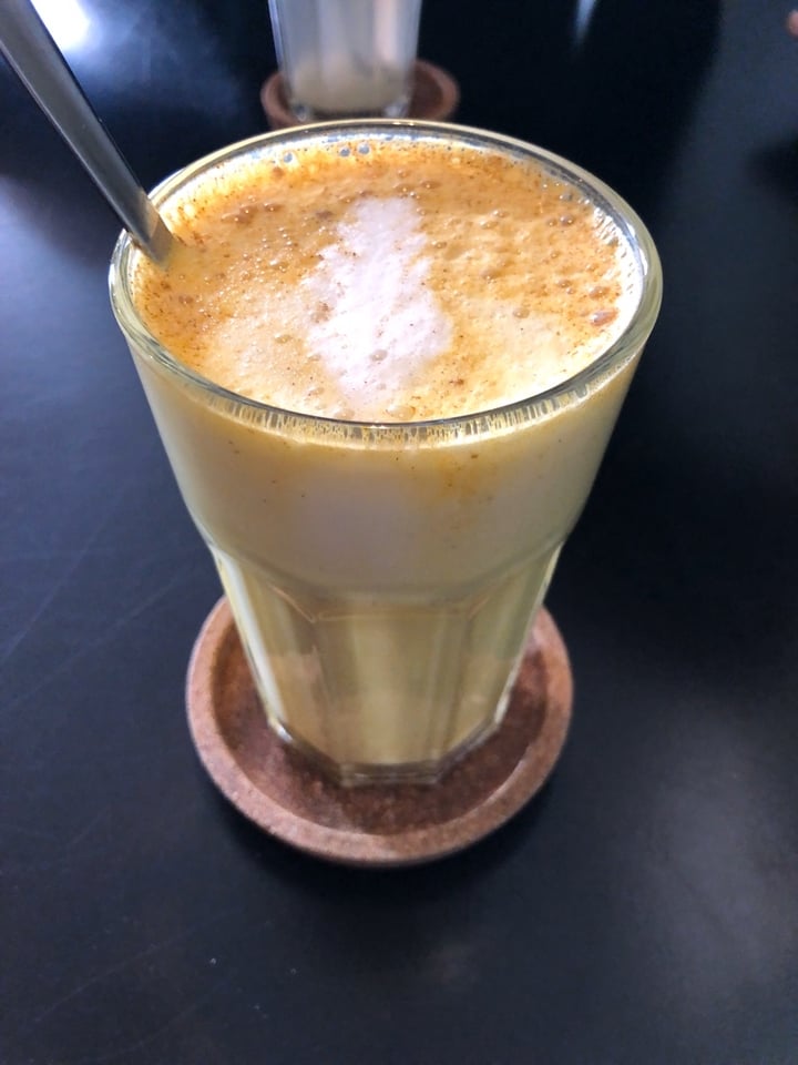 review photo of Lille Hus Cafe´ trifft Wein Goldene Milch (Hafermilch mit Kurkuma/Zimt/Ingwer) shared by @vwissen on 03 Mar 2020 - review
