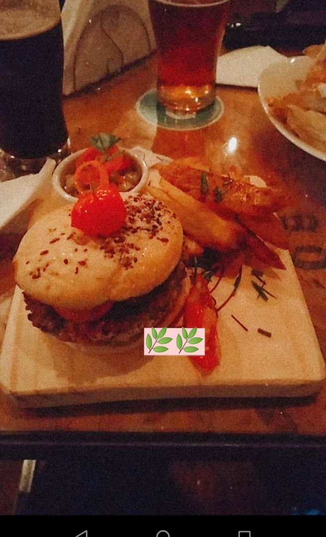 photo of El Malón BEER & FOOD Hamburguesa Vegana shared by @cxmilav on  02 Jan 2020 - review