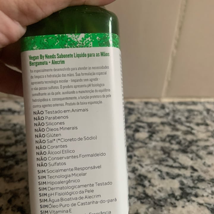 photo of Vegan Vitality sabonete liquido shared by @silvaniamalini on  19 Sep 2022 - review