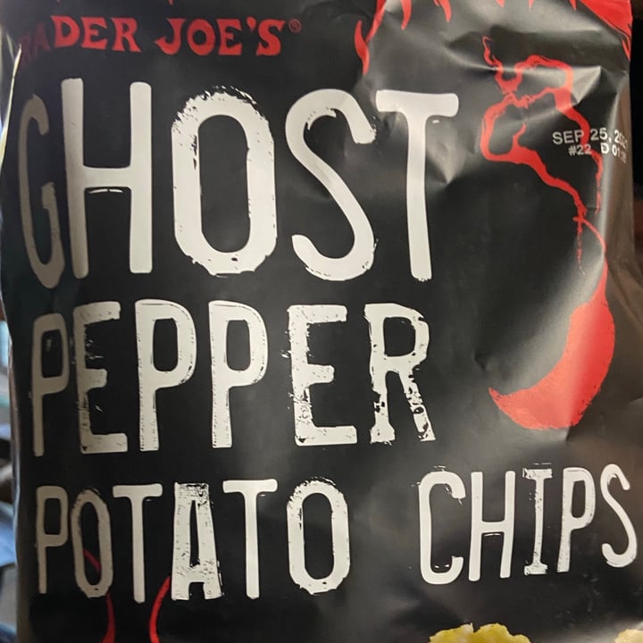 photo of Trader Joe's Ghost Pepper Potato Chips shared by @groovyjunebug on  22 Jul 2021 - review