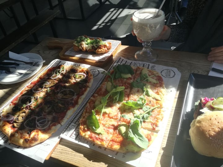photo of Hudsons The Burger Joint (Hazelwood) Busker Pizza shared by @cjandersenpost on  25 Sep 2019 - review