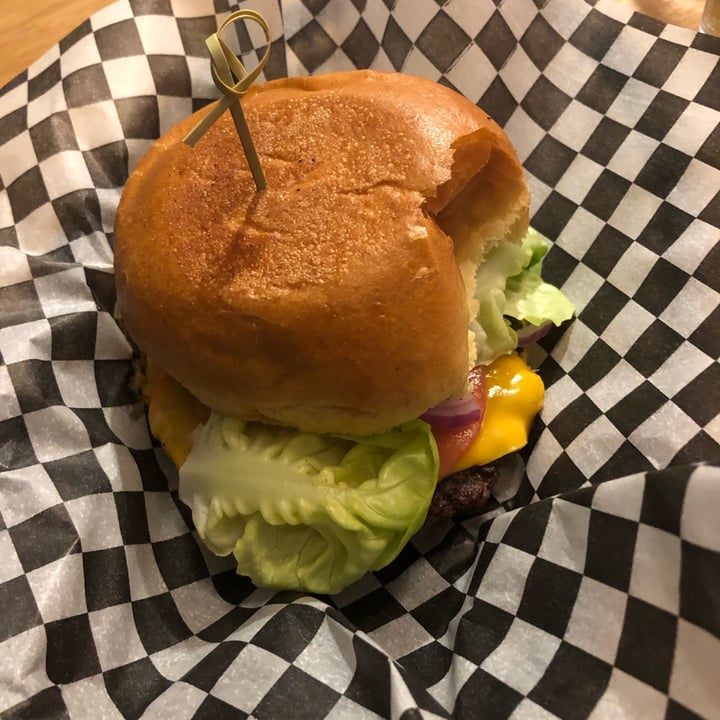 photo of Burger Fiancé Cheeseburger shared by @colphax on  09 May 2022 - review