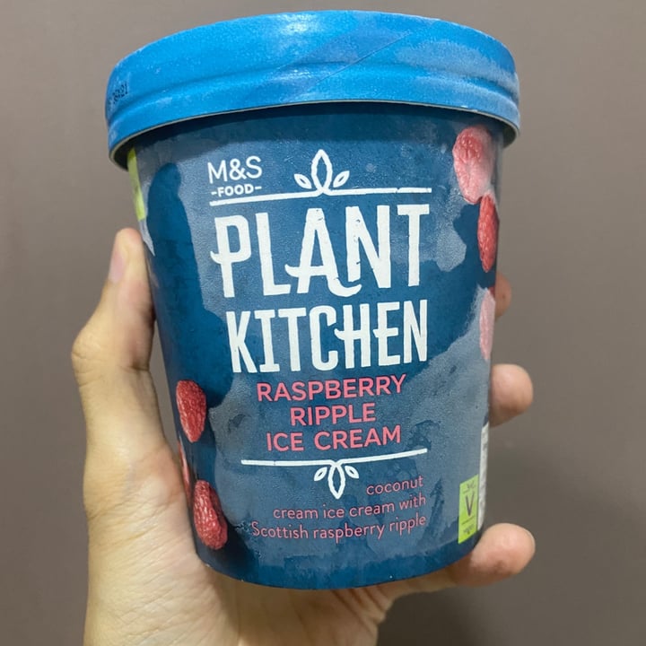 photo of Plant Kitchen (M&S) Raspberry Ripple Ice Cream shared by @eripyon on  21 Jan 2021 - review
