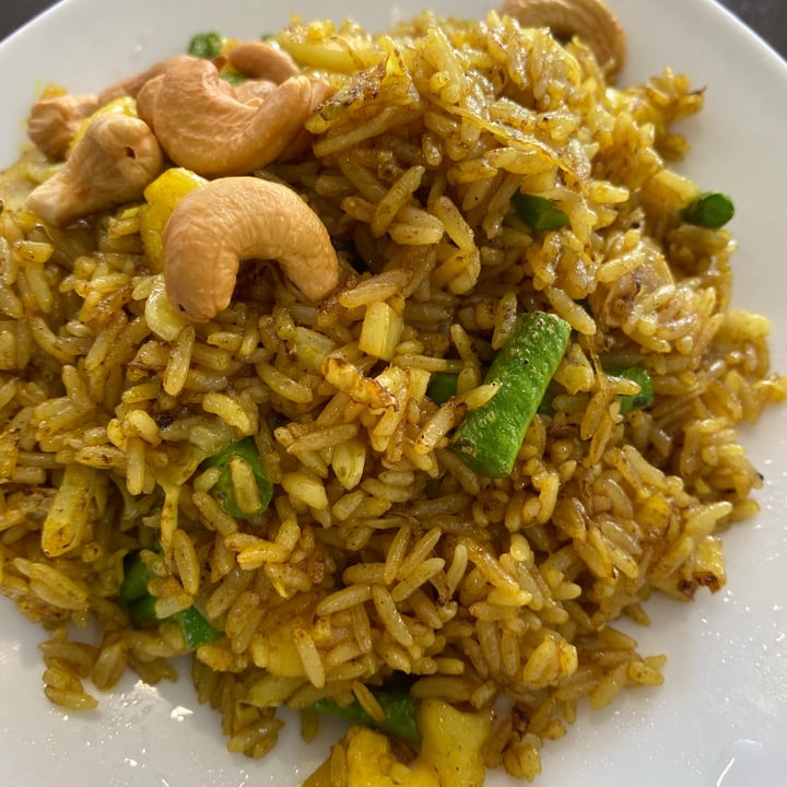 photo of Make You Sunday Thai Cuisine Pineapple Fried Rice (Veganized) shared by @aileenlaksmono on  31 May 2021 - review