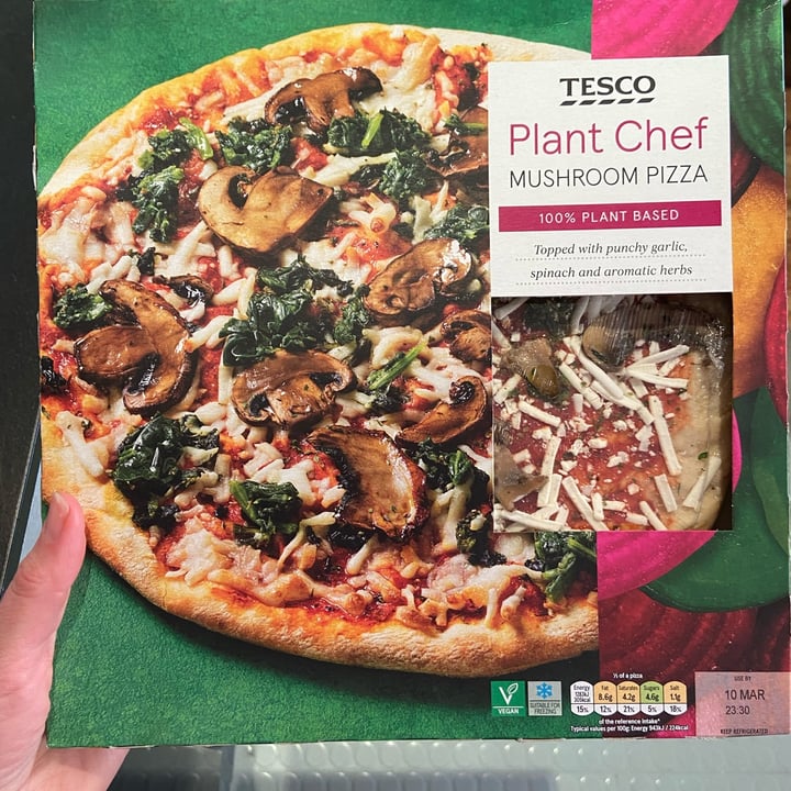 photo of Tesco Plant Chef Plant Chef Mushroom Pizza shared by @peetroxy on  08 Mar 2022 - review