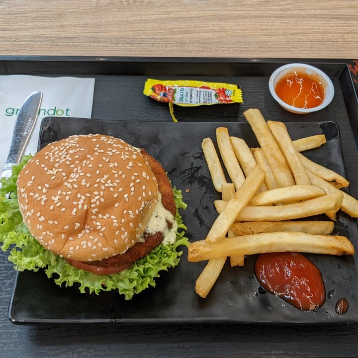 photo of Green dot Crunchy Soy Burger shared by @flexivegan on  12 Apr 2021 - review