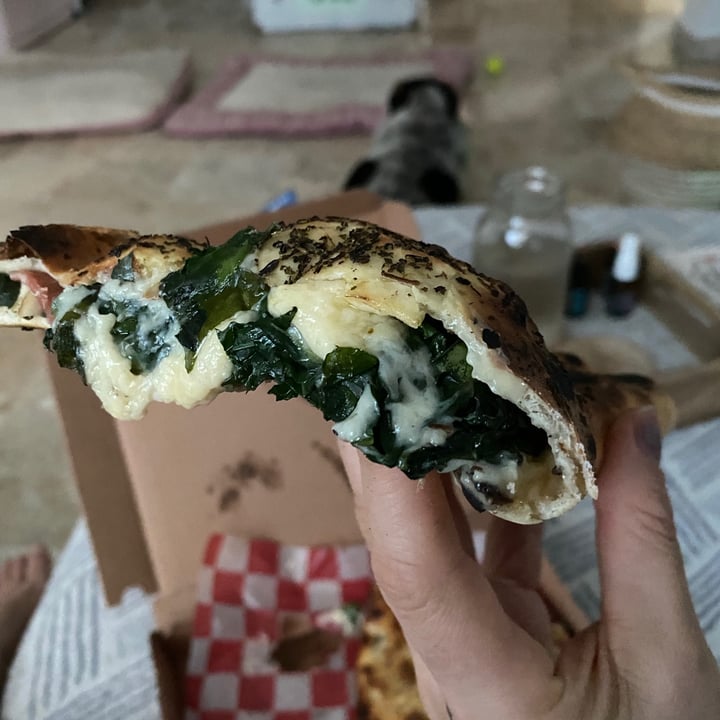 review photo of Ixteriolo's Calzone Salvaterra shared by @blankapola on 23 Aug 2021 - review