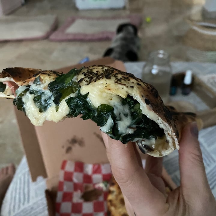 photo of Ixteriolo's Calzone Salvaterra shared by @blankapola on  23 Aug 2021 - review