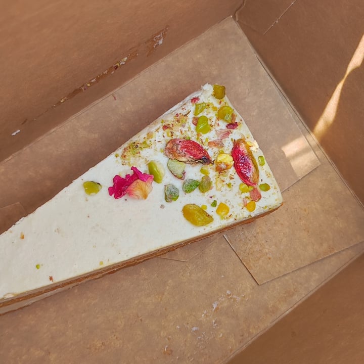 review photo of Sweet Rawmance Carrot Cake shared by @zulan on 03 May 2022 - review