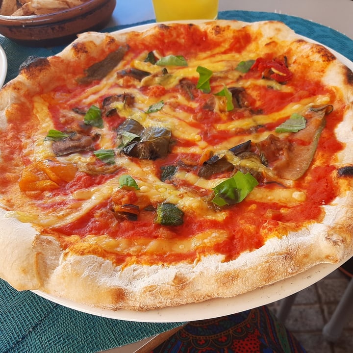 review photo of Restaurante That's Amore E Tarantella - Los Abrigos Pizza Vegetariana (Con Queso Vegetal) shared by @itsaso on 31 Dec 2021 - review