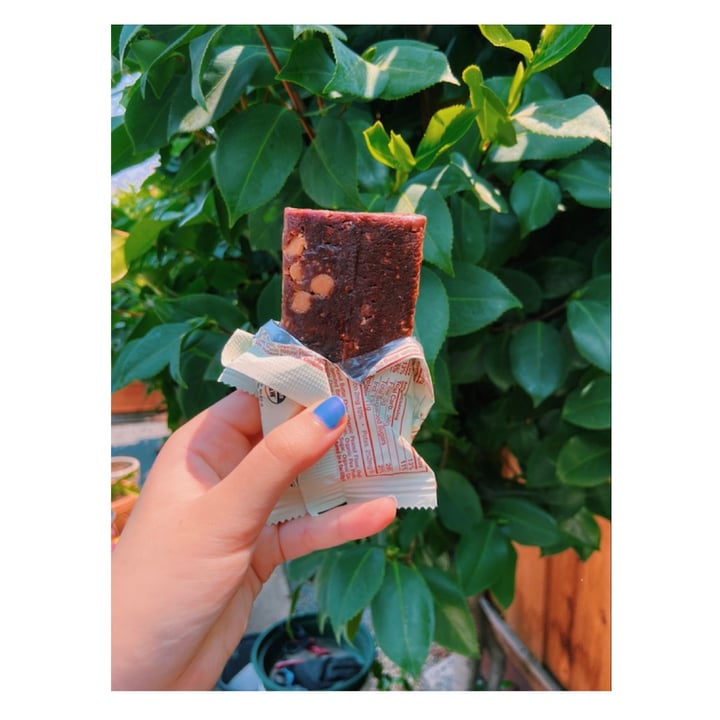 review photo of GoMacro Smooth Sanctuary Double Chocolate + Peanut Butter Chips shared by @groovyjunebug on 06 Aug 2021 - review