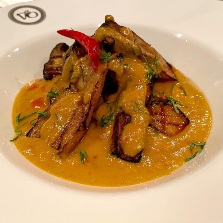 photo of Violet Oon Satay Bar & Grill Kunyit Lemak King Oyster Mushroom shared by @erialc on  27 Apr 2021 - review