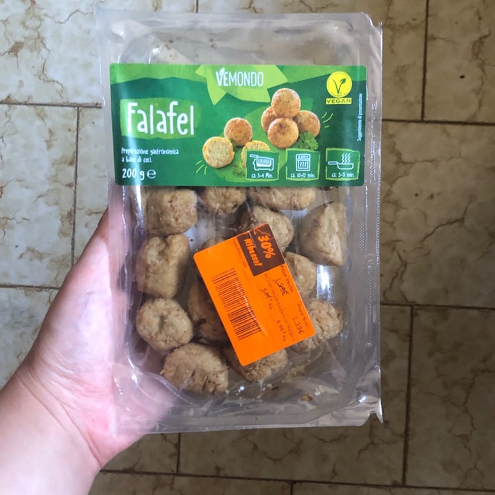 review photo of Vemondo vegan falafel classic shared by @lombricale on 24 Jul 2022 - review