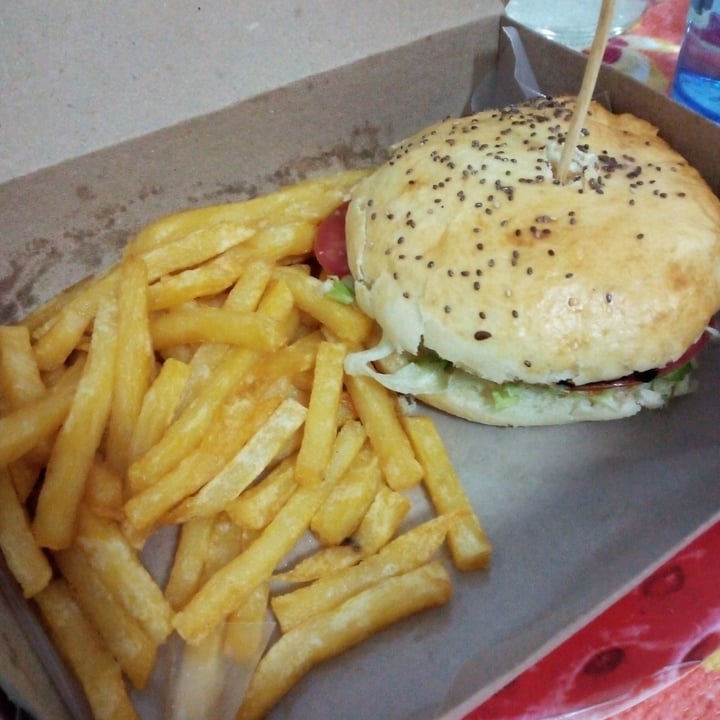 photo of CLAVE for home Hamburguesa Vegana shared by @nataliadelvalle on  04 Mar 2021 - review