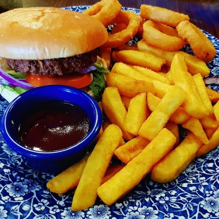 photo of Weatherspoons Pubs Gourmet Vegan Burger shared by @plantifulrachel on  12 Oct 2021 - review
