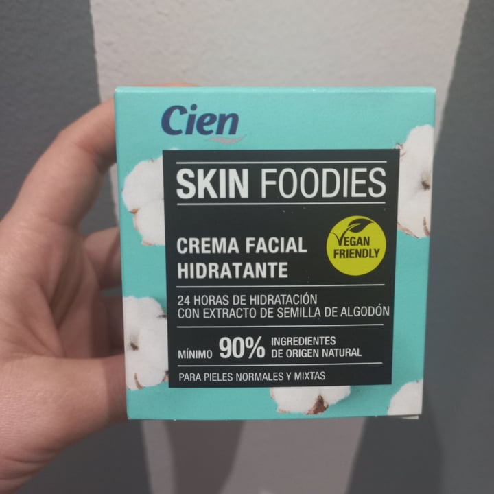 photo of Cien Crema facial para pieles normales a mixtas shared by @heiru on  26 May 2022 - review