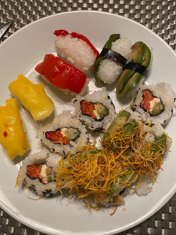 photo of Let it V - Vegan Sushi Combo 15 Piezas Sushi shared by @sstephie on  07 Apr 2020 - review