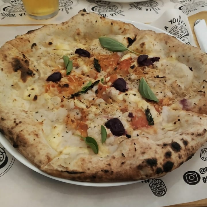 photo of Pizza Youth Vegan marguerita shared by @letsverissimo on  09 Jun 2022 - review
